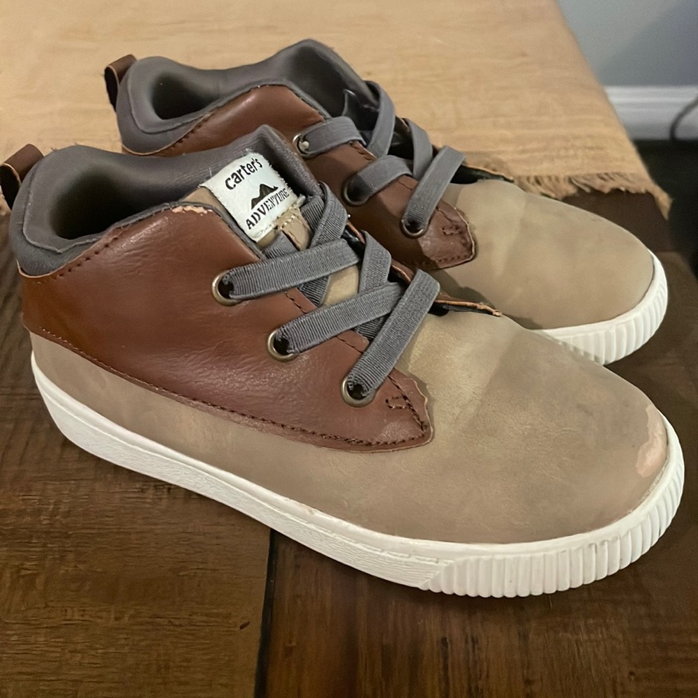 Toddler shoes Carters Size 11 | Brown/Tan